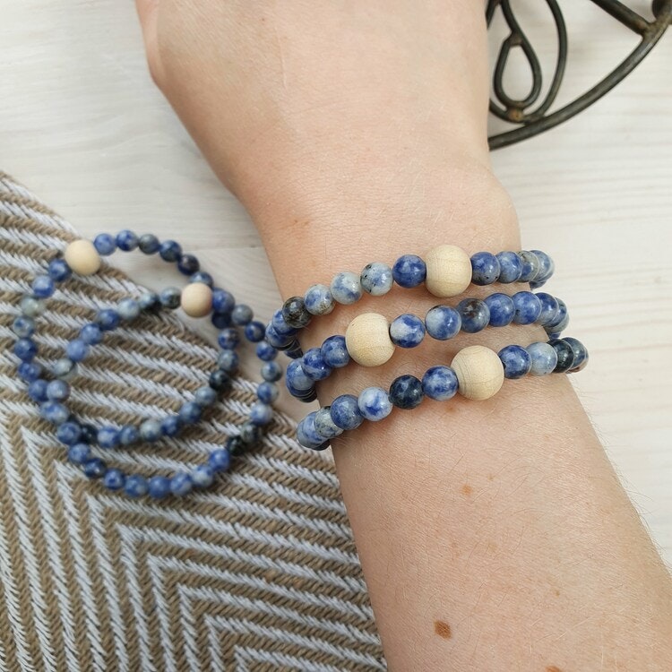 Armband Blåfläckig Jaspis och träpärla 17 cm