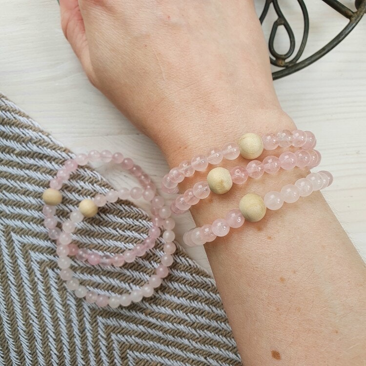 Armband Rosenkvarts och träpärla 17 cm