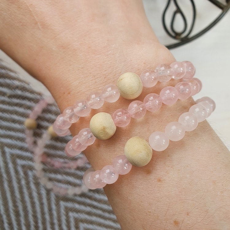 Armband Rosenkvarts och träpärla 17 cm