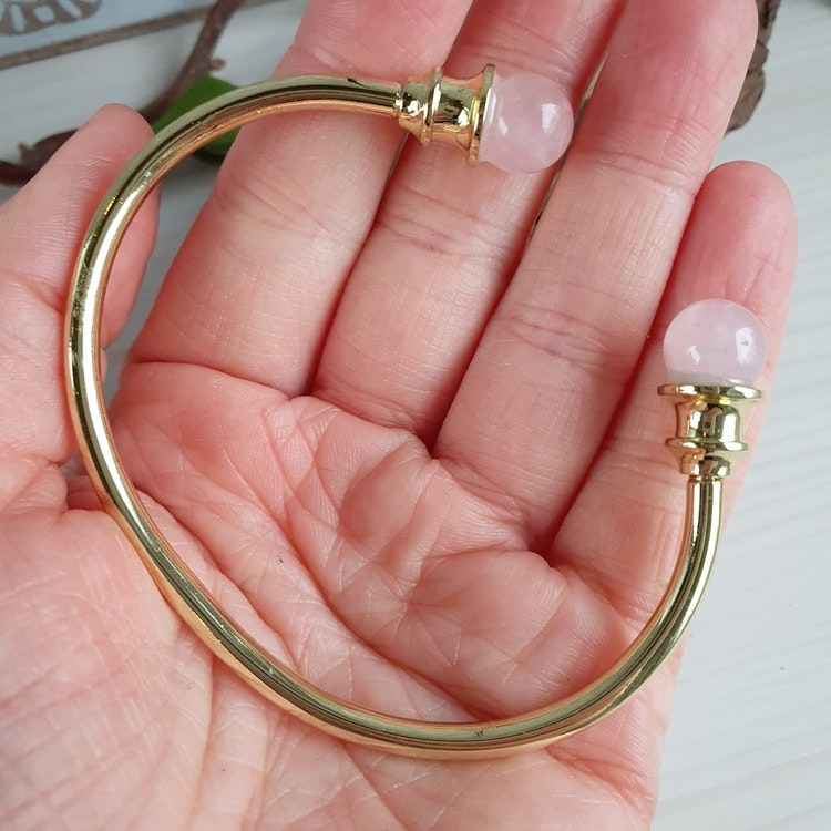 Armring Rosenkvarts mässing onesize