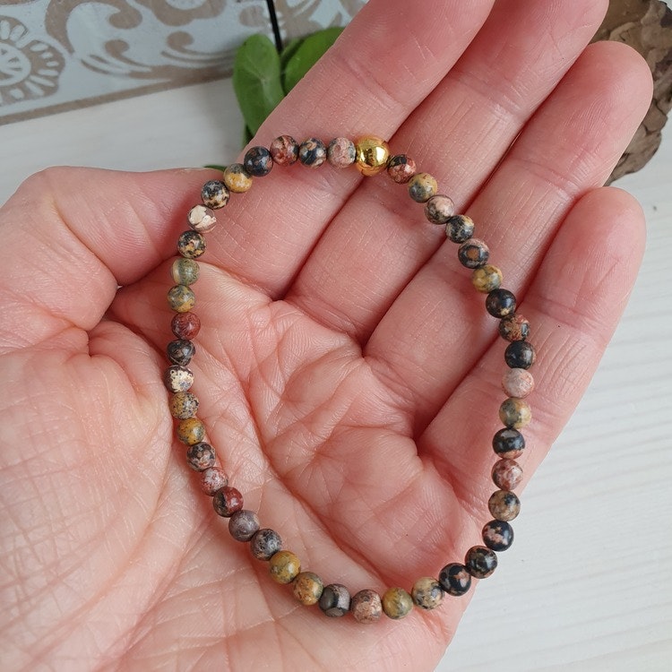 Armband Leopard Jaspis med guldkula 18 cm