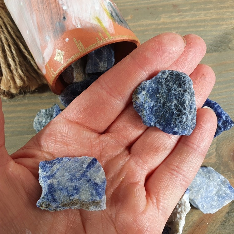 Rå Sodalit 10-15 g S