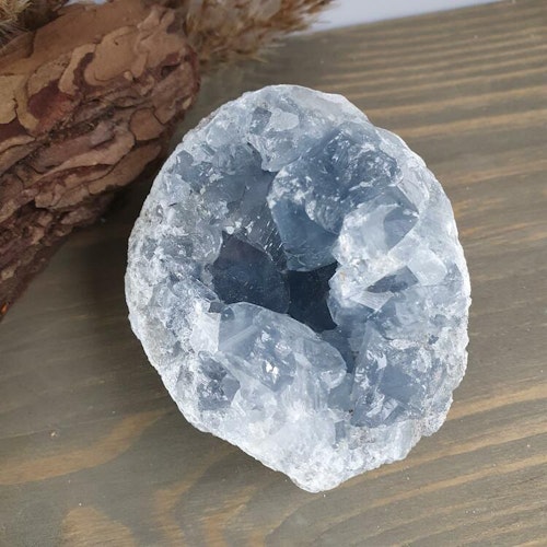 Kluster av Celestite A, 240 g. Detta ex