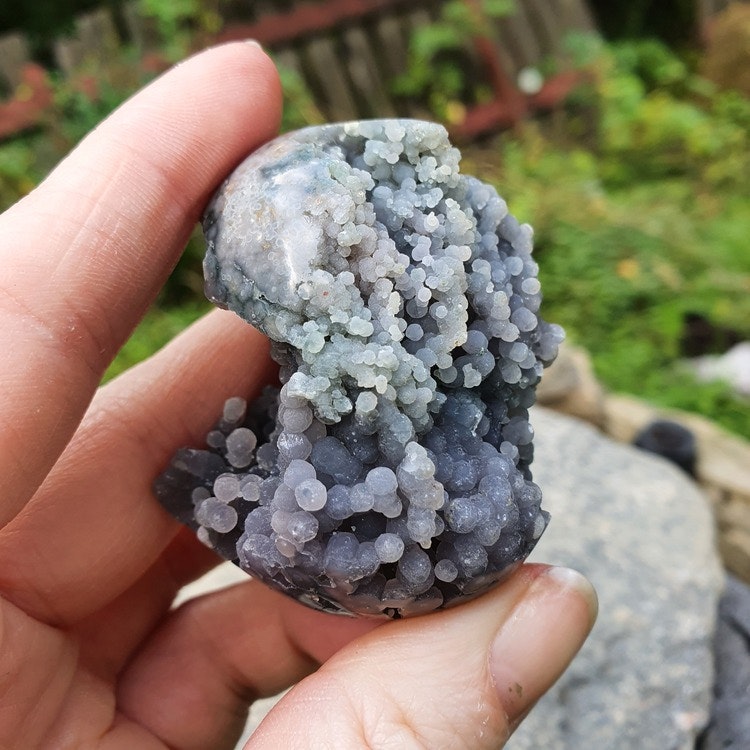 Druvagat rå/slipad i äggform 5x4 cm. Detta ex