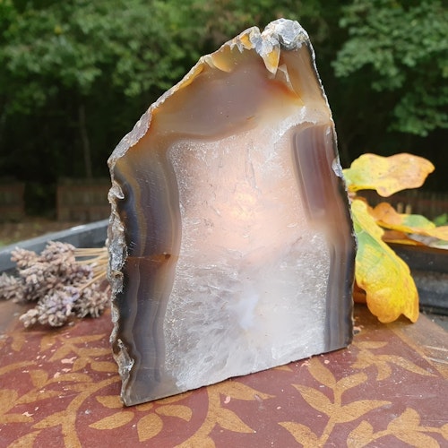 Ljuslykta av ofärgad Agat 15x8 cm. Detta ex