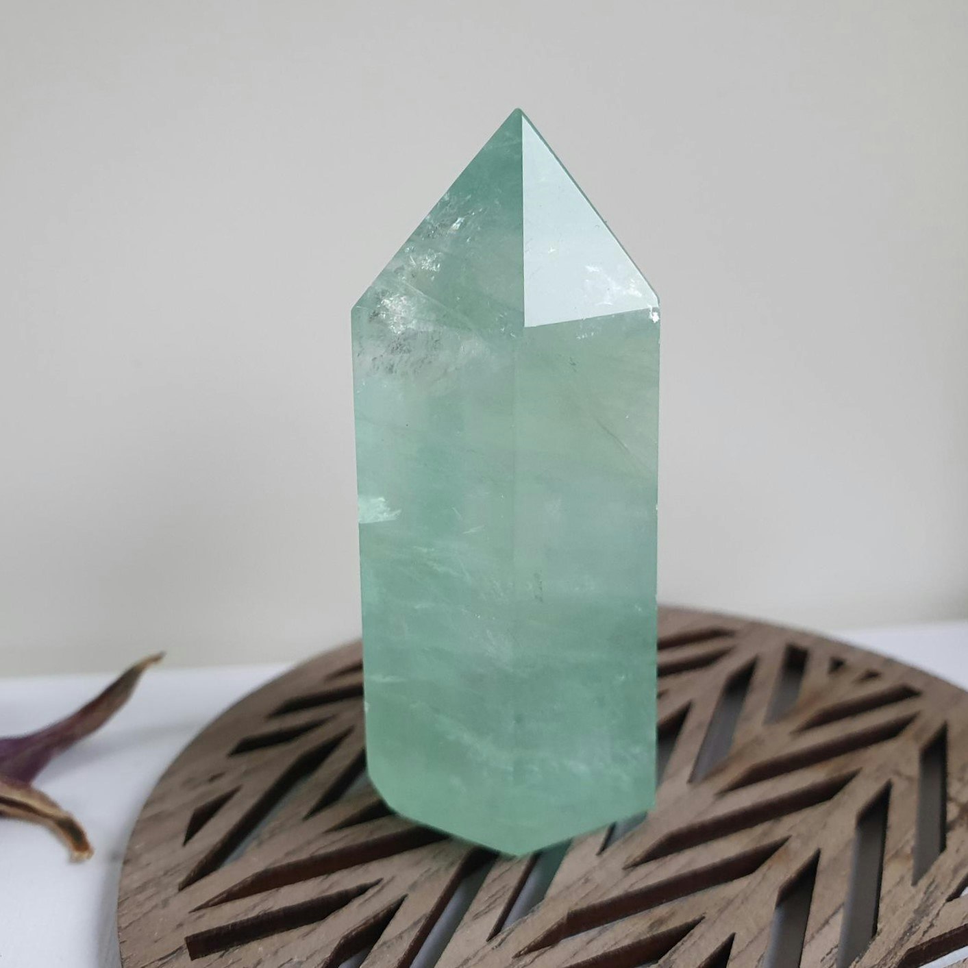Spets av grön Fluorit 71g, ca 7,5 cm. Detta ex