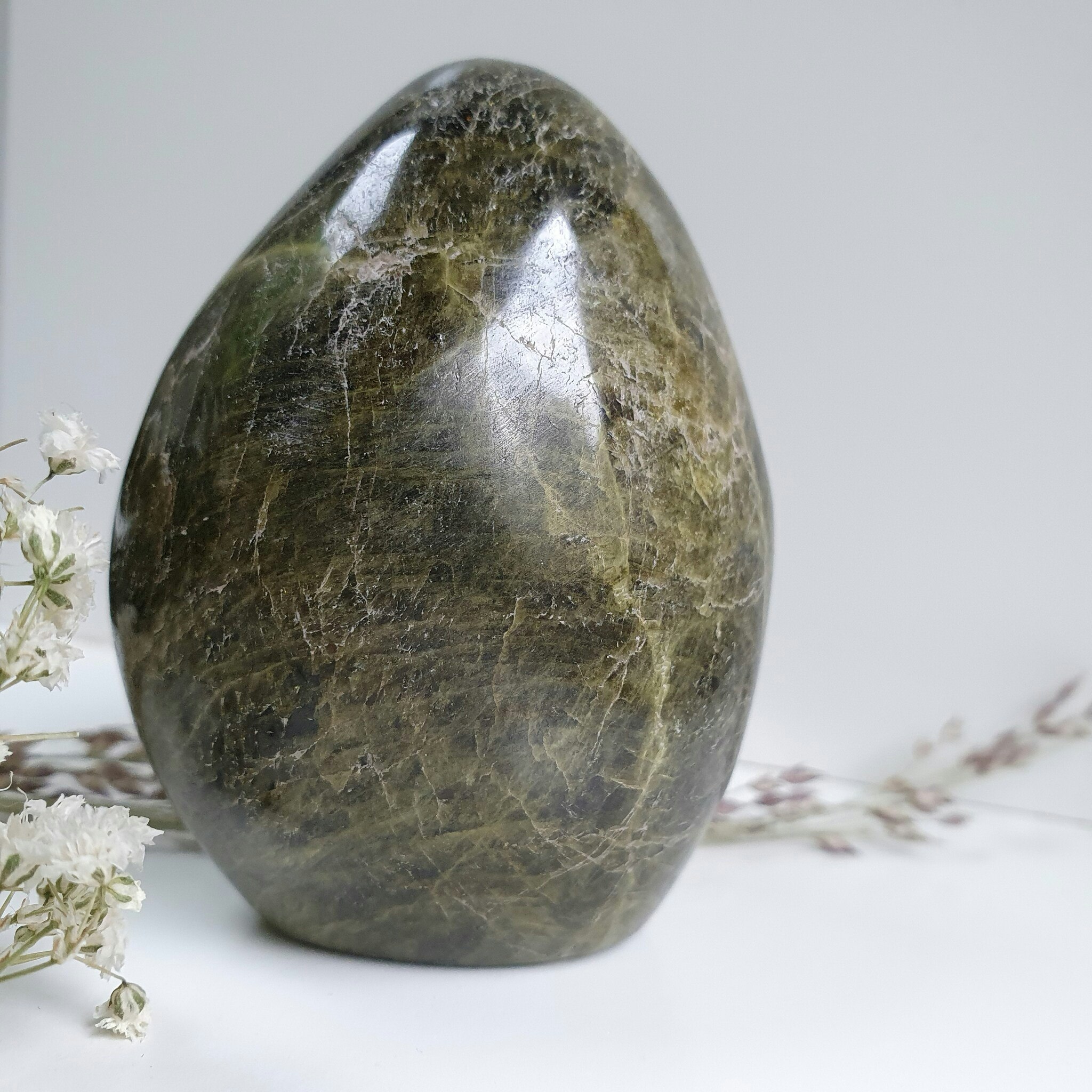 Free Form Grön Granat, 7 cm. Detta ex.