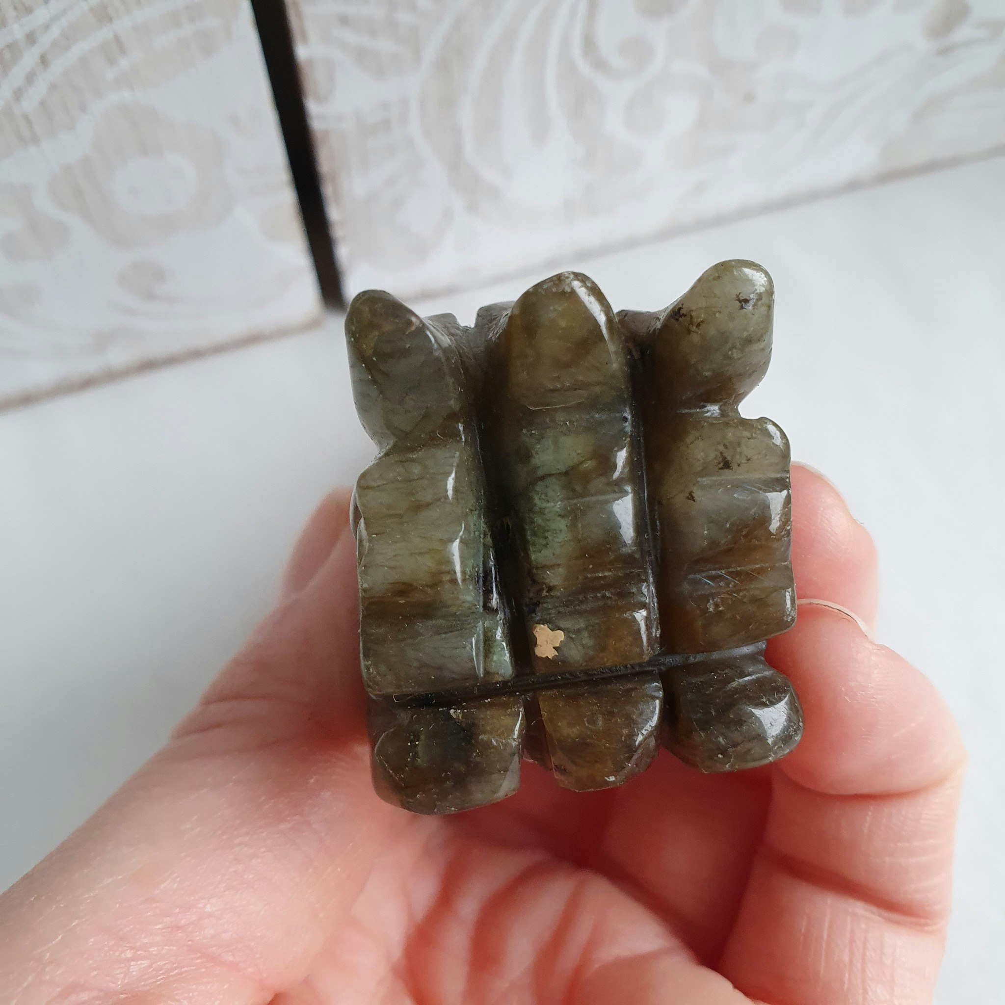 Drakhuvud av Labradorit  4,5cm. Detta ex