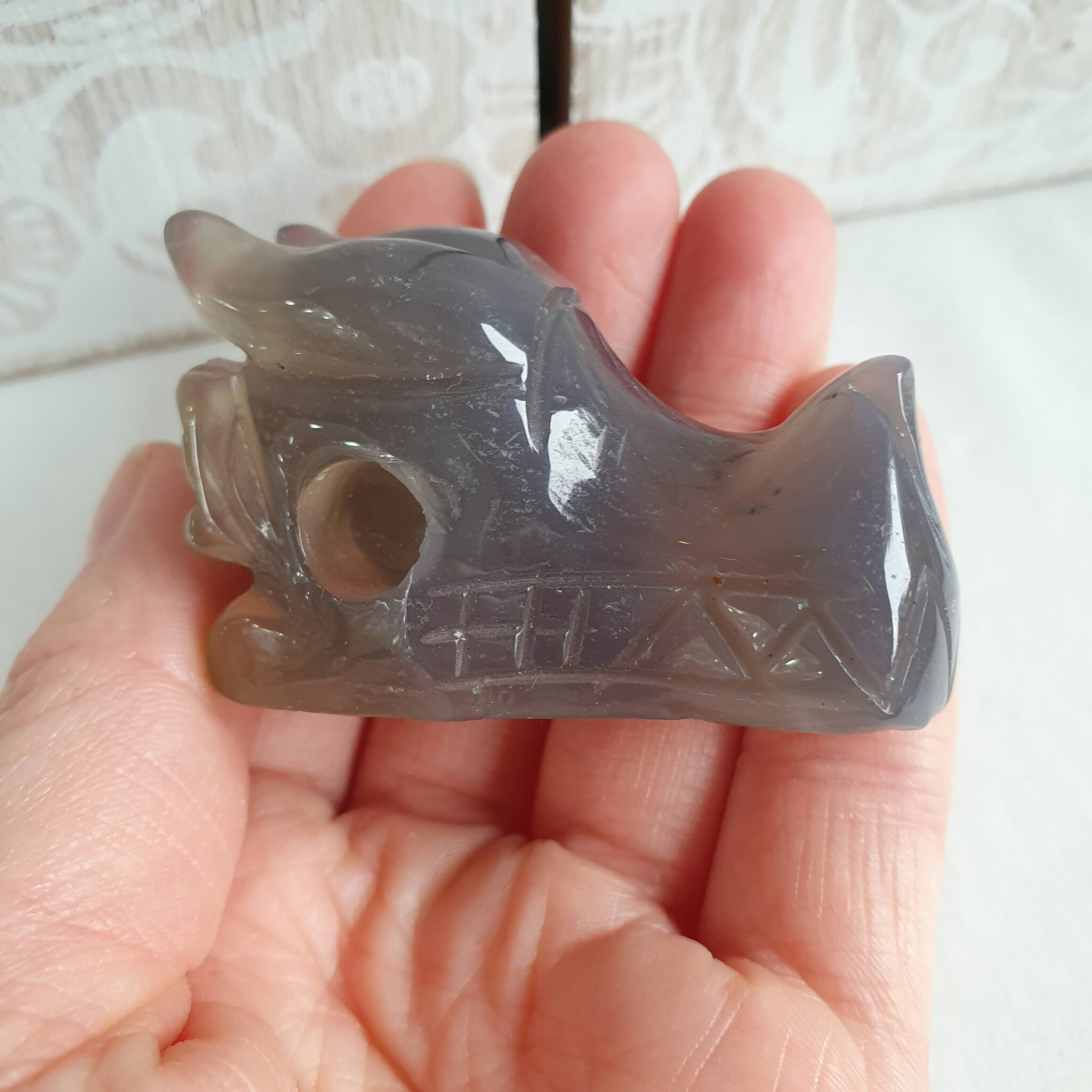 Drakhuvud av grå Agat, 4,5cm. Detta ex