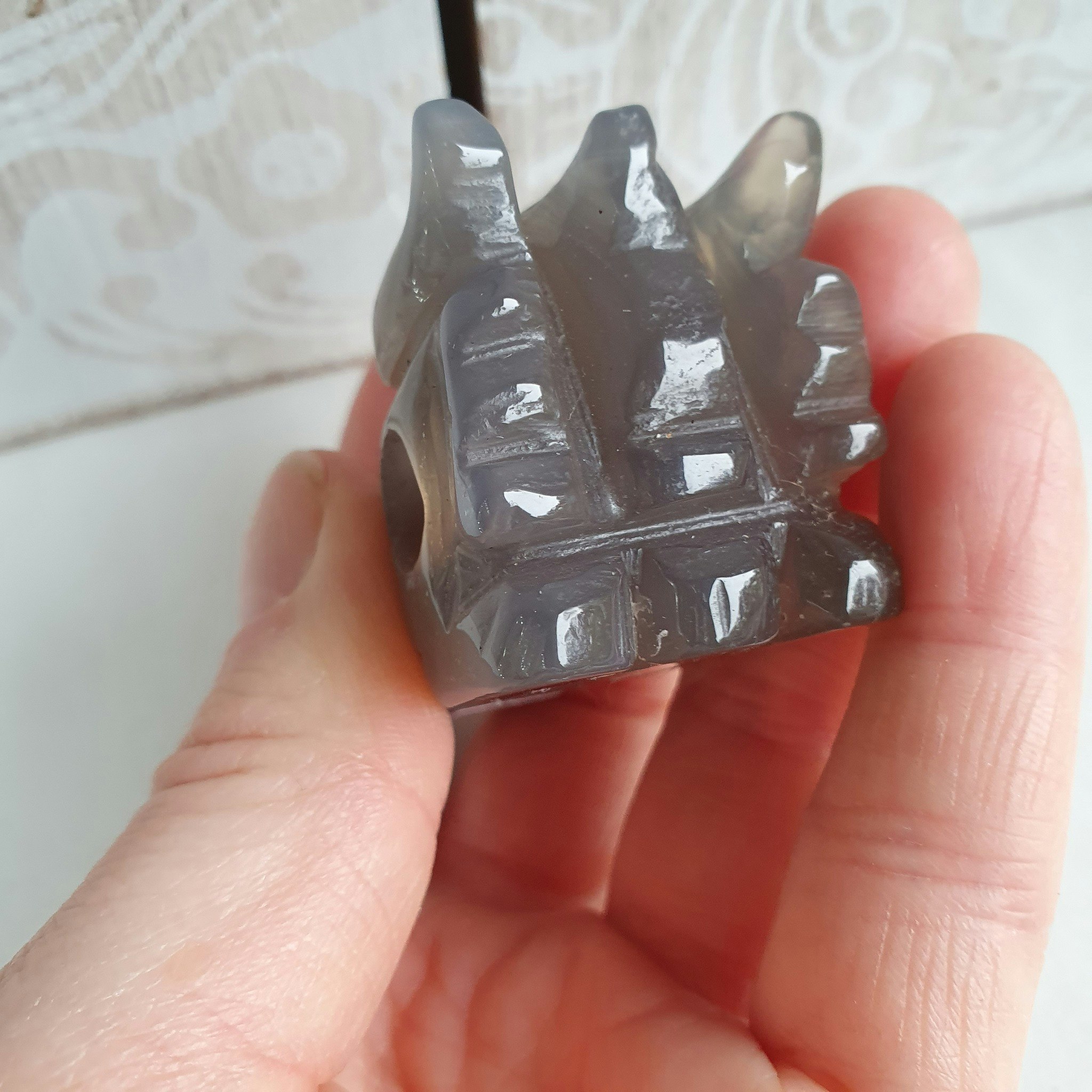 Drakhuvud av grå Agat, 4,5cm. Detta ex