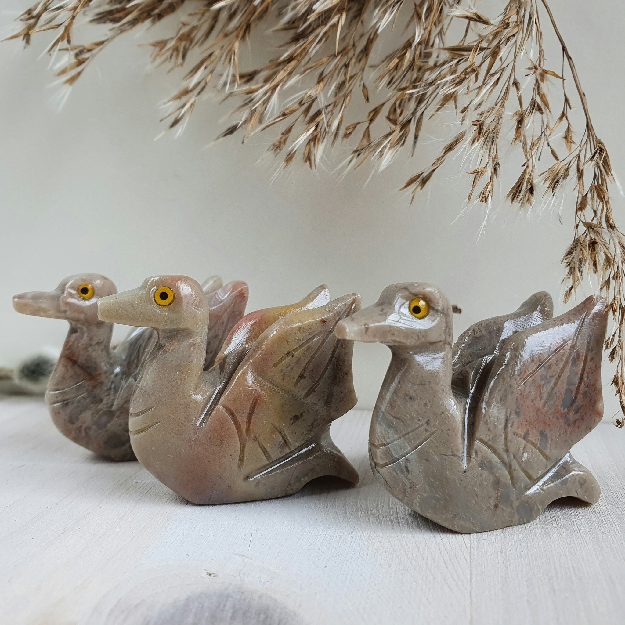 Svan av täljsten 4x3,5 cm. Vi väljer