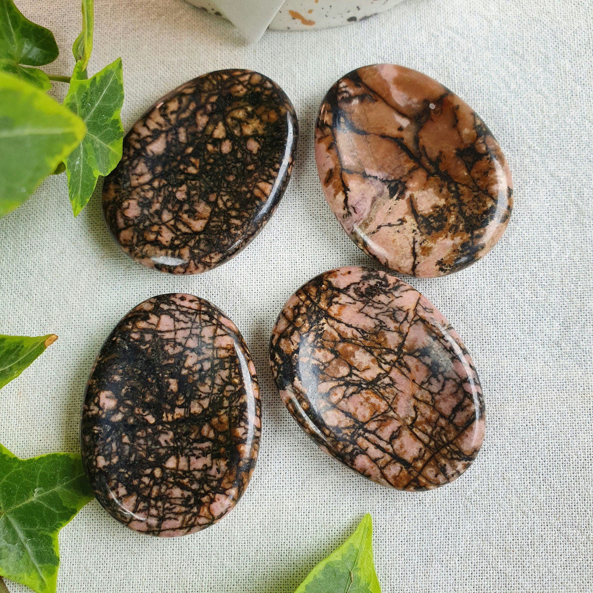 No worry stone av Rodonit