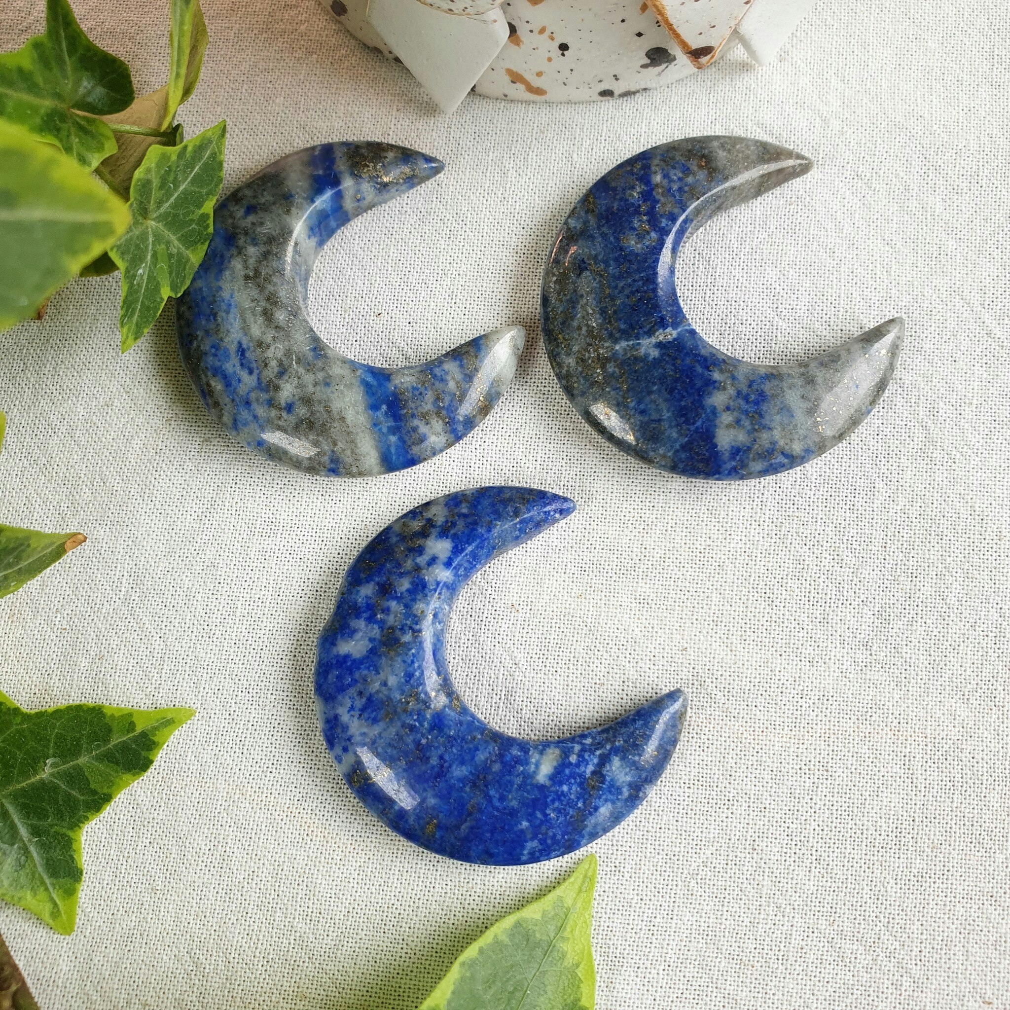 Måne i Lapis Lazuli 4 cm
