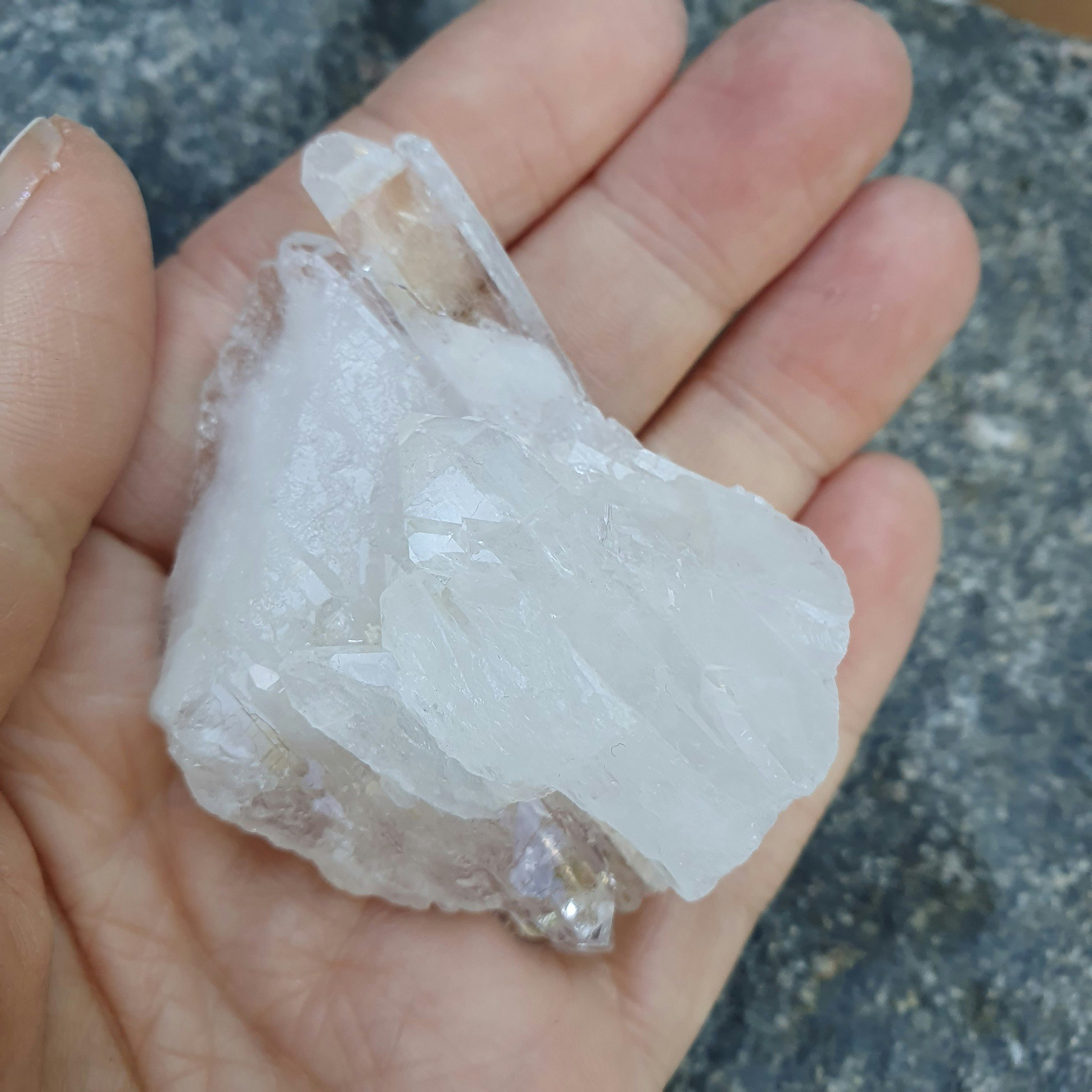 Rå Bergkristall med spetsar, 54 g. Detta ex