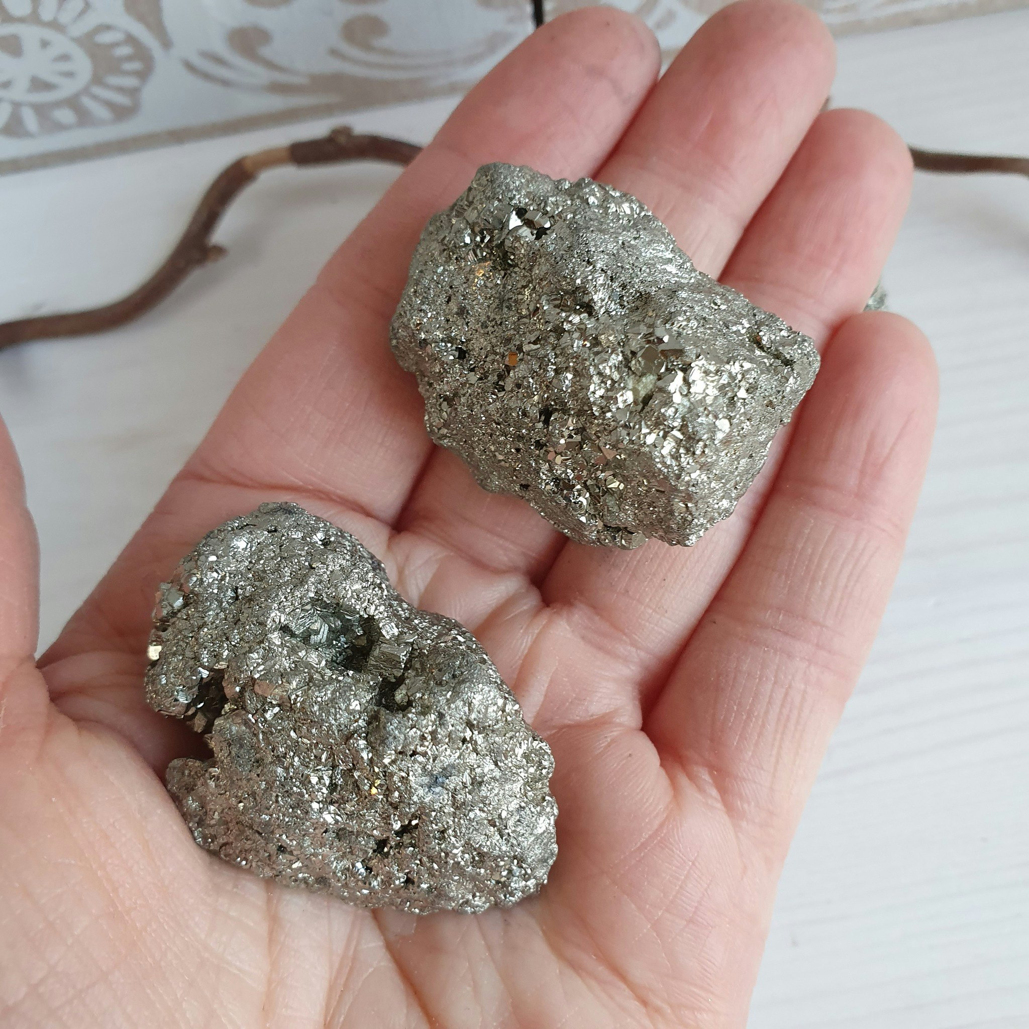 Rå Pyrit 41-50 g. 1 st, vi väljer