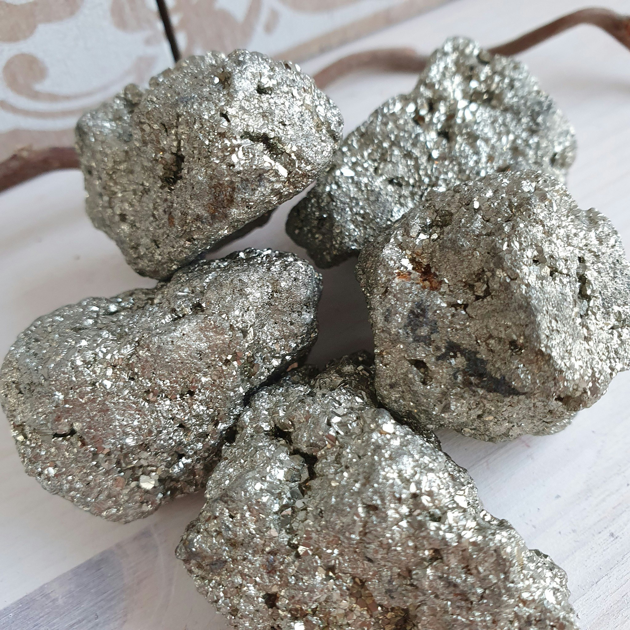 Rå Pyrit 41-50 g. 1 st, vi väljer