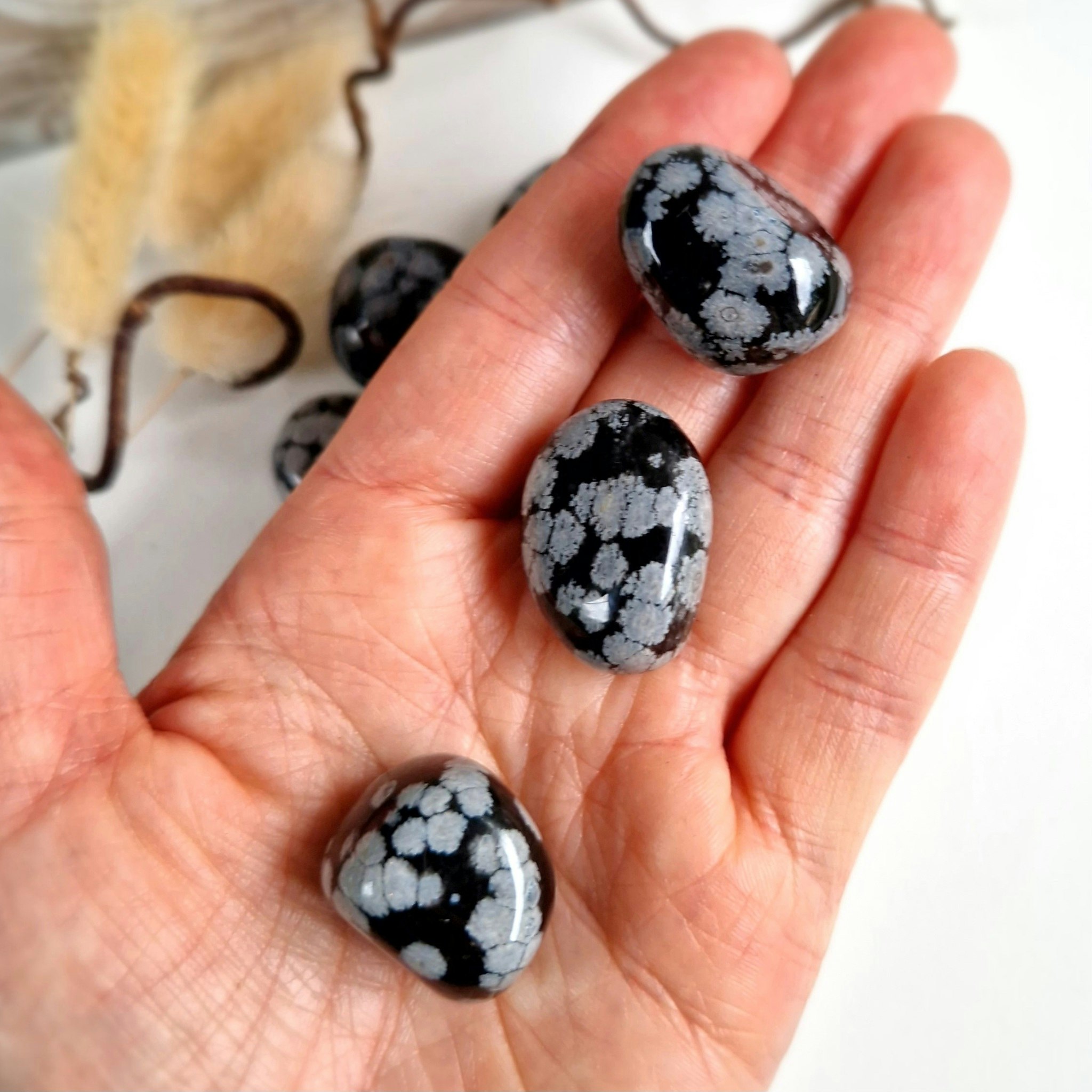 Trumlad Snöflingeobsidian, 10-15 g S. Vi väljer