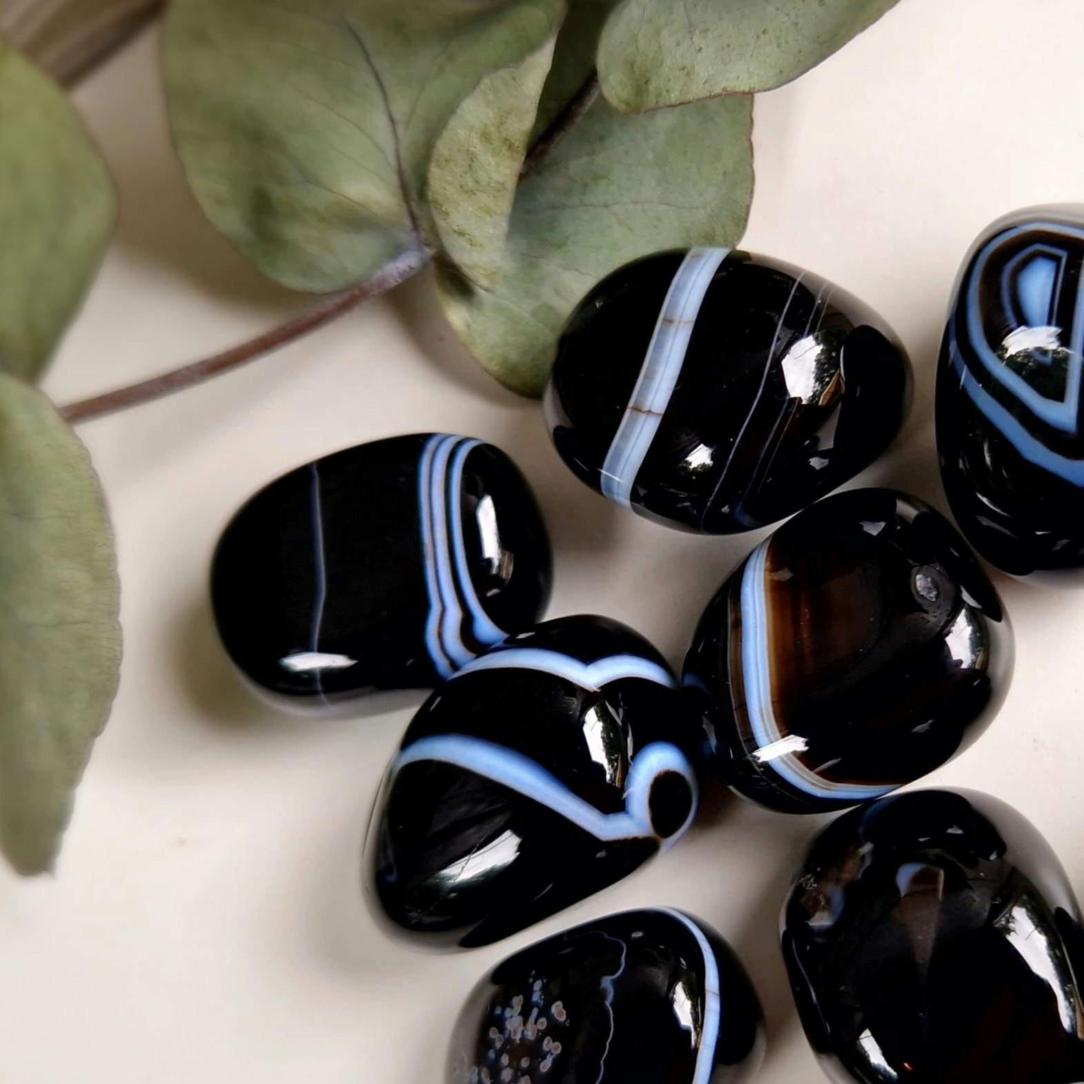 Trumlad svart bandad Agat  AA 16-23 g M