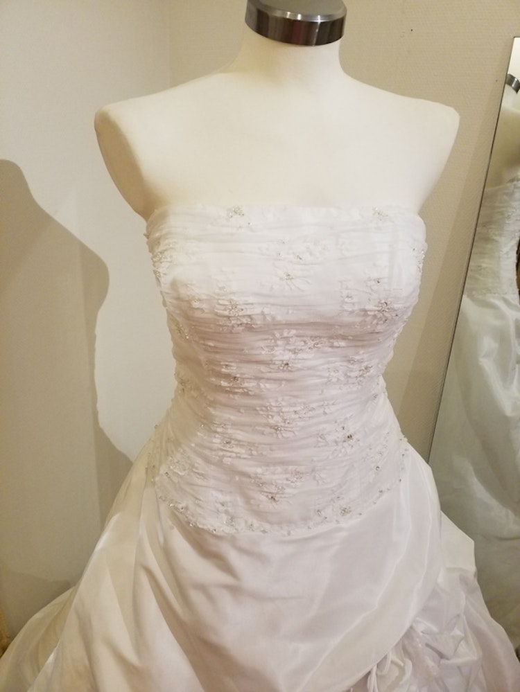 Brudklänning Chrystabell