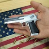 Desert eagle miniatyrmodell skala 1:2 silver