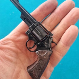 Uniwerk Italy  Smith and Wesson 44 magnum revolver Miniatyrmodell