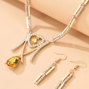 Jewelry set with rhinestone decoration