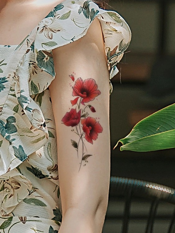 Iriseva blomma tatuering