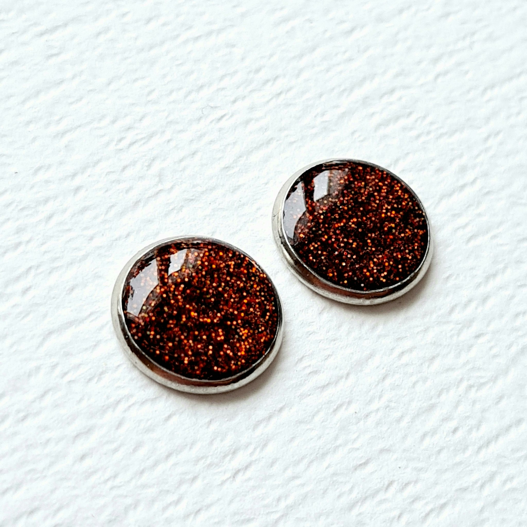 Mörk koppar - Örhängen (14 mm)