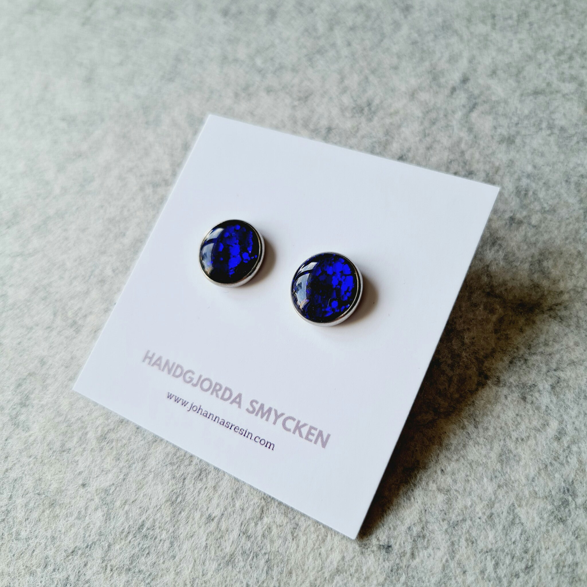 Örhänge - mörkblått glitter (14 mm)