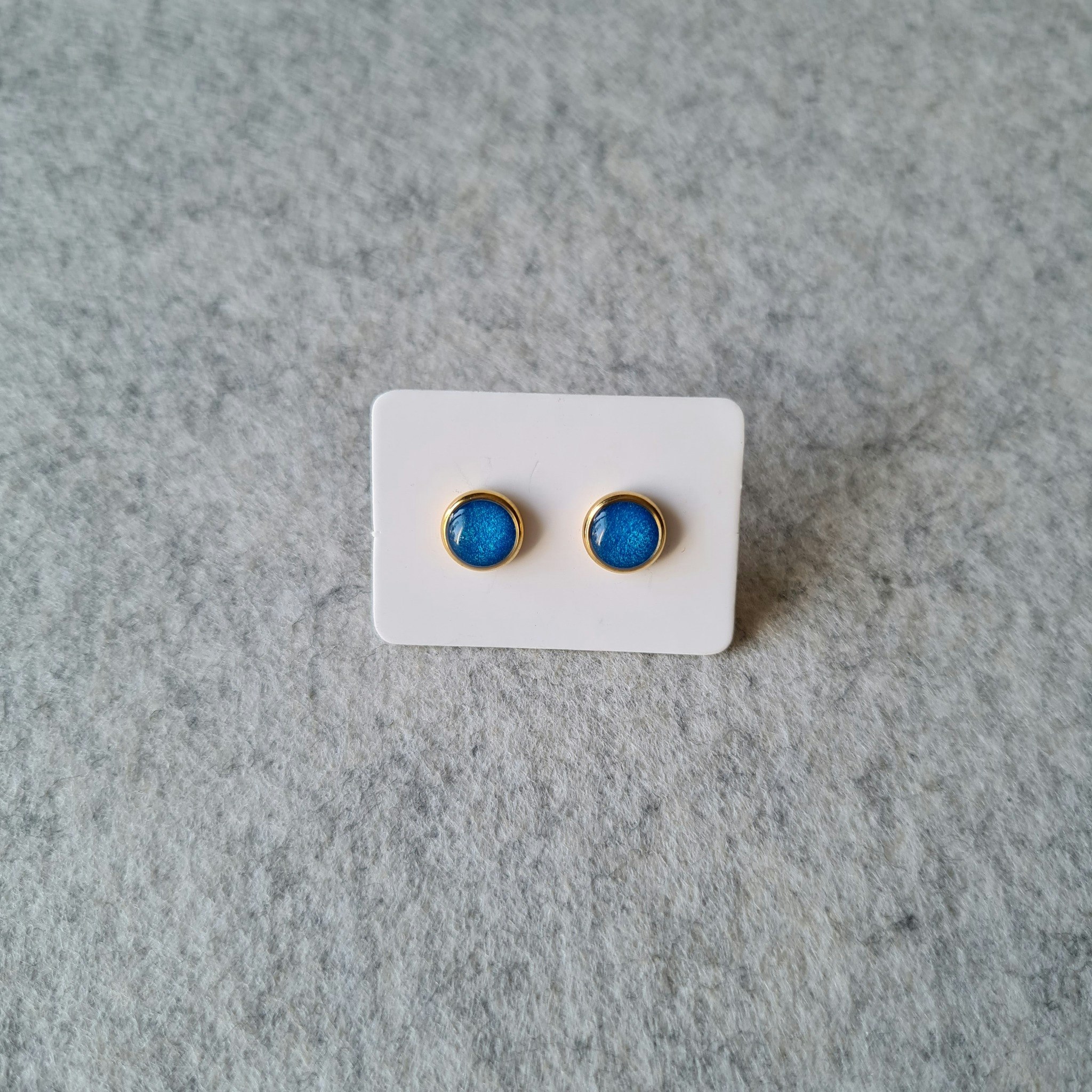 Örhänge MINI guld - blå (8 mm)
