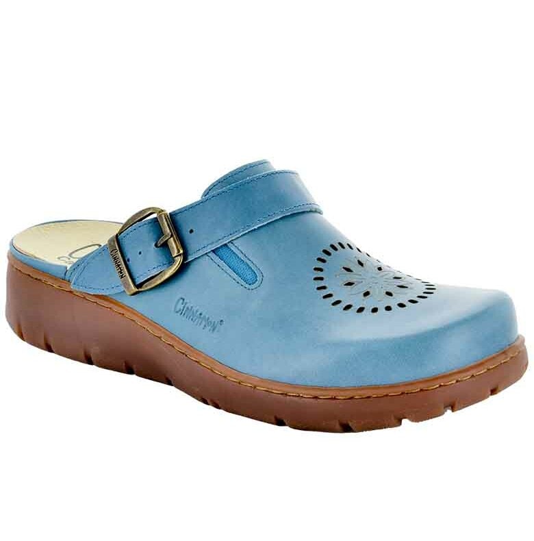 Cinnamon - Kiara havsblå "trä"sko med perforeringar och fällbar rem