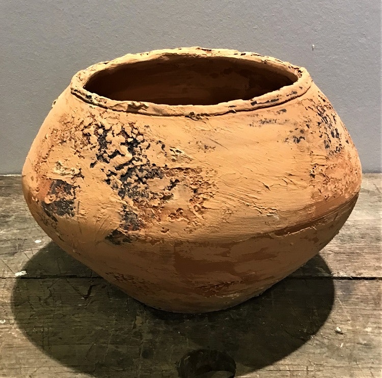 Handgjord kruka 18 cm.  Rå terracotta.