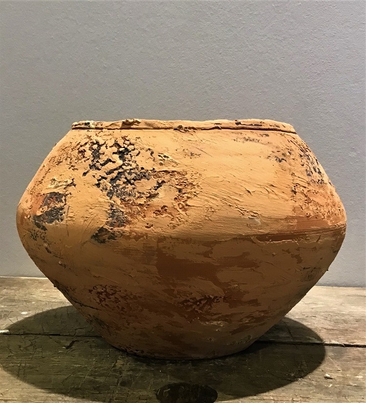 Handgjord kruka 18 cm.  Rå terracotta.