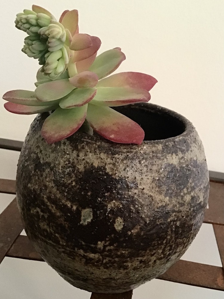 Handgjord keramikvas 9 cm.