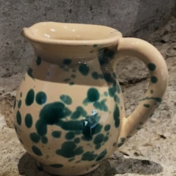 Handgjord mjölkkanna 10 cm. Spruzzi. Grön.