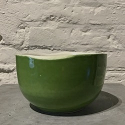 Handgjord skål 14 cm. Grön.
