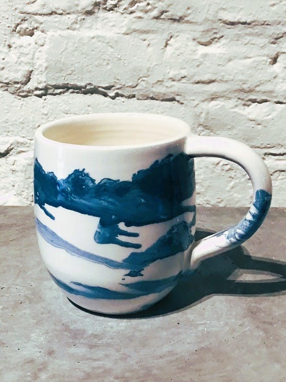 Handgjord kopp 12 cm. Gråblå.