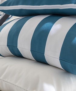 Vattenavvisande kudde 45 x 45 cm. Aquablå.