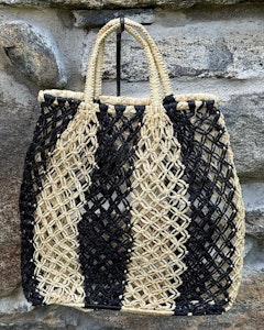Crochet stråväska. Svart/natur.