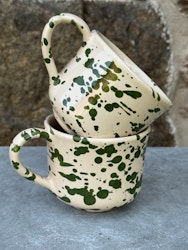 Handgjord kopp/mugg 10 cm. Spruzzi. Flaskgrönt.