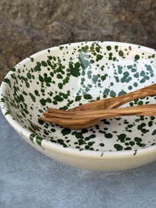 Handgjord skål 23 cm. Spruzzi. Flaskgrönt.