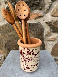 Handgjord krus 15 cm. Spruzzi. Vinrött.
