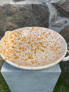 Handgjord fat 38 cm. Spruzzi. Ockragult.