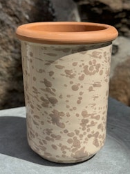 Handgjord krus 15 cm. Spruzzi. Ljusbrunt.