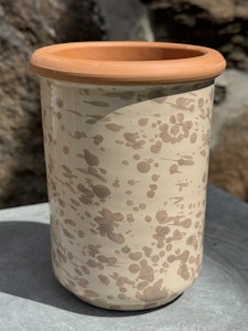 Handgjord krus 15 cm. Spruzzi. Ljusbrunt.