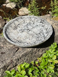 Fat 35 cm. Grått.
