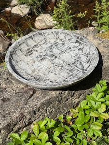 Fat 35 cm. Grått.