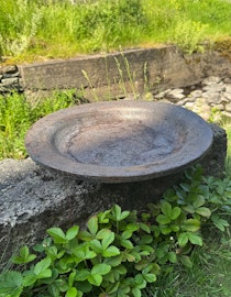 Stort fat 45 cm. Brunt.