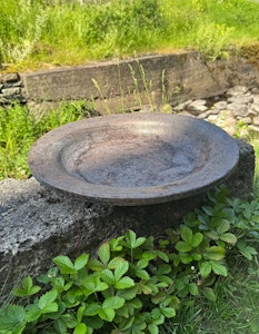 Stort fat 45 cm. Brunt.