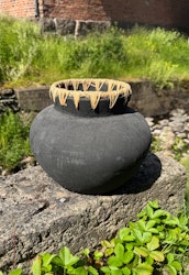 Kruka/vas 25 cm. Blåsvart.